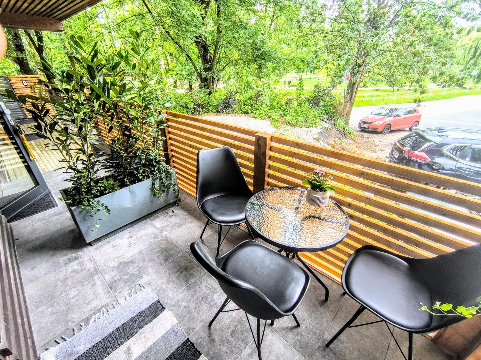 Park Borik 4You & Free Parking Жилина Екстериор снимка